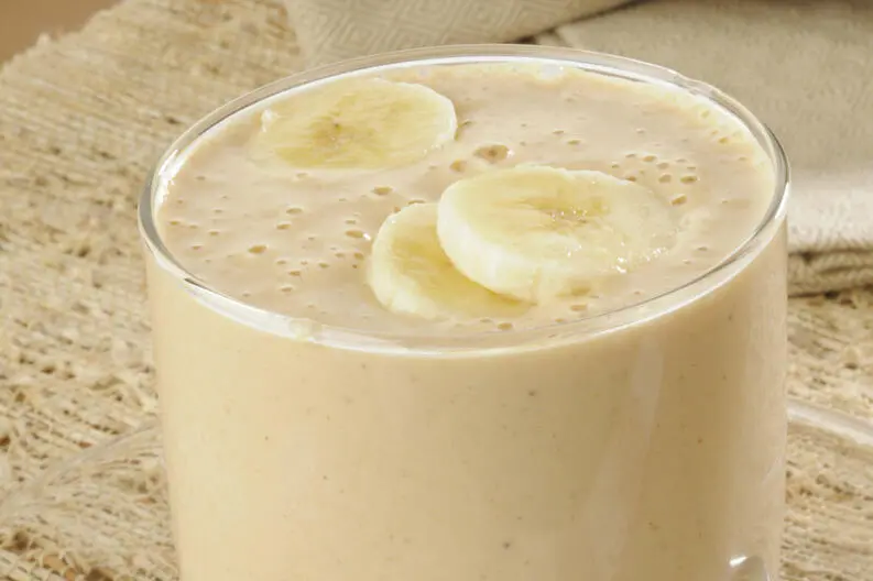 Batido Casero De Avena Y Platano